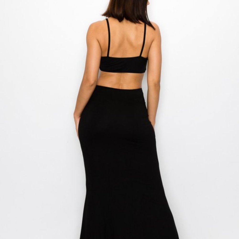 Simply Elegant Women's Black V-Neck Cutout Maxi Dress - Picture 2 of 9